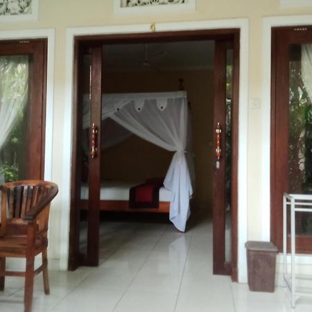 Pondok Aldi Hostel Amed Екстериор снимка