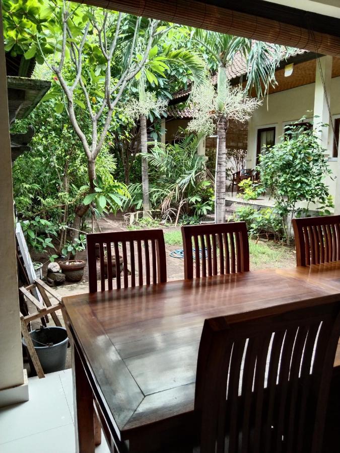 Pondok Aldi Hostel Amed Екстериор снимка