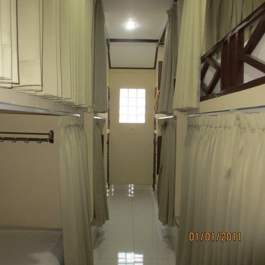 Pondok Aldi Hostel Amed Екстериор снимка