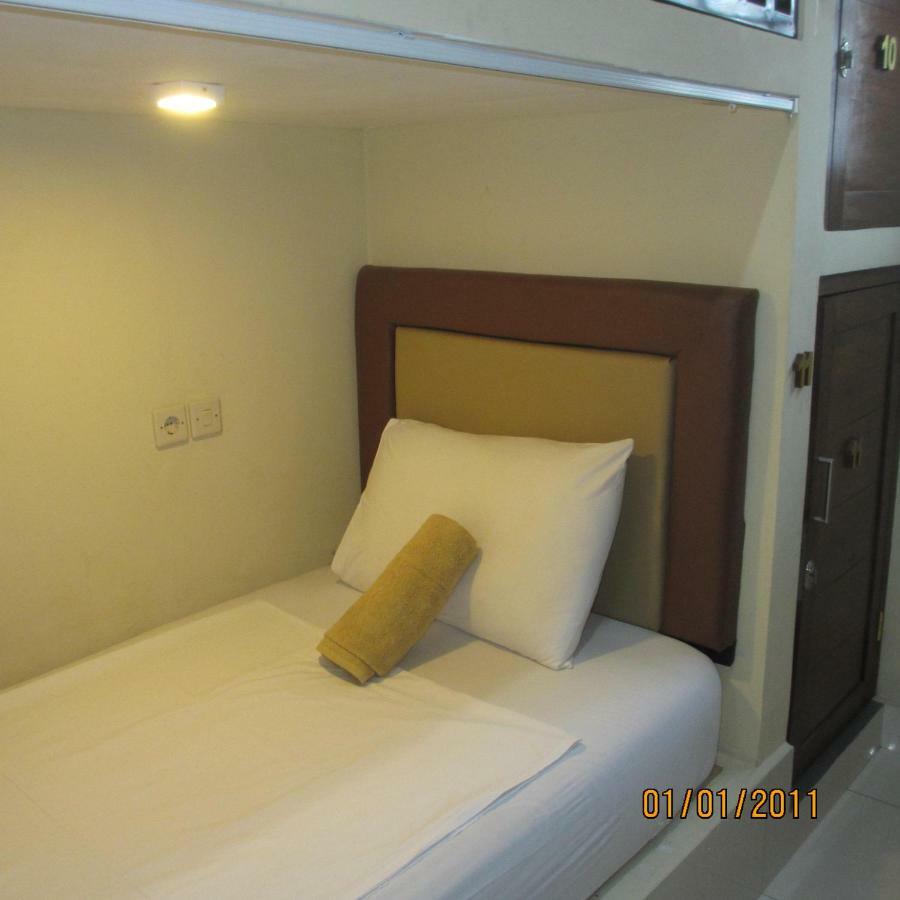 Pondok Aldi Hostel Amed Екстериор снимка