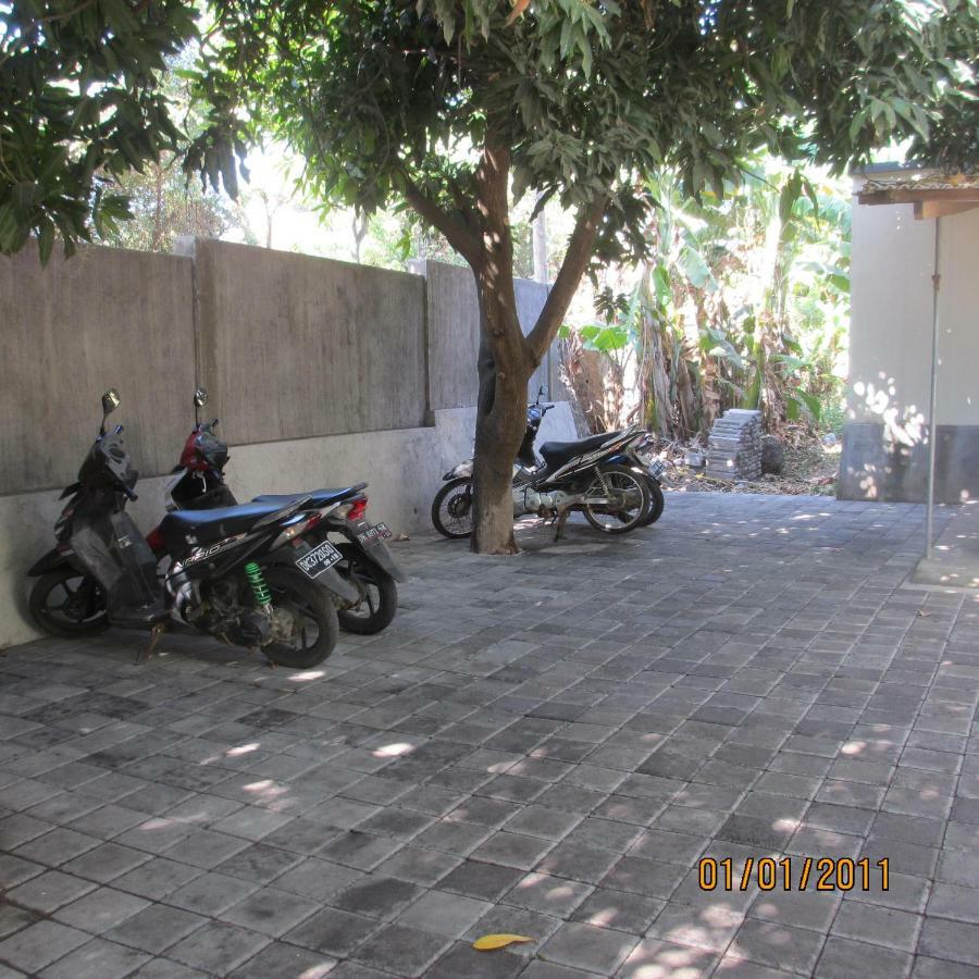 Pondok Aldi Hostel Amed Екстериор снимка