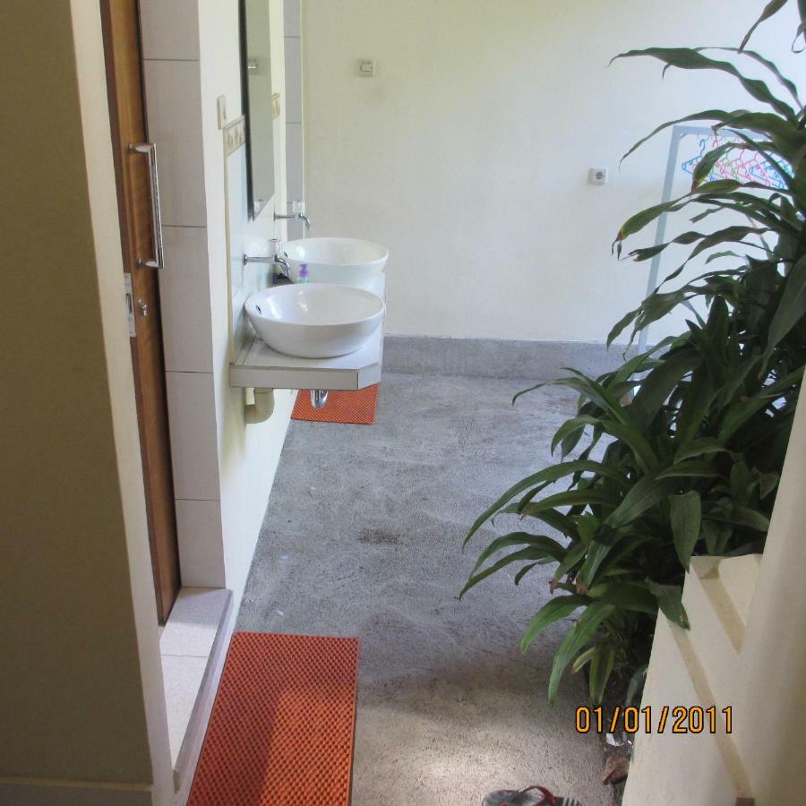 Pondok Aldi Hostel Amed Екстериор снимка