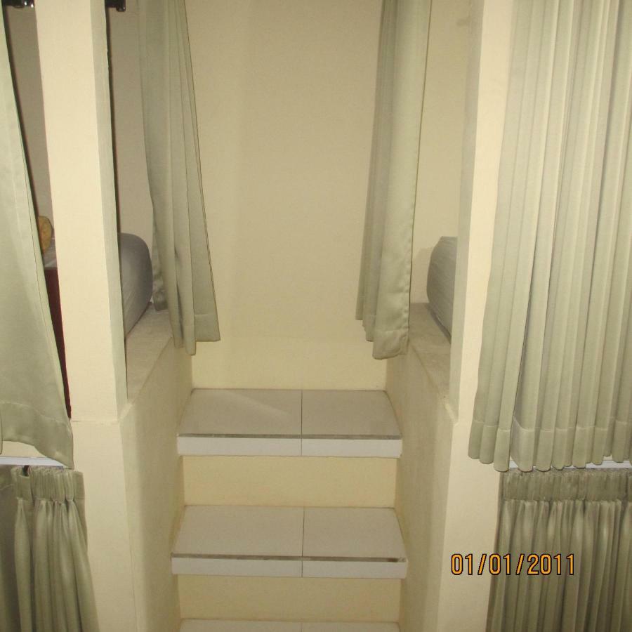 Pondok Aldi Hostel Amed Екстериор снимка